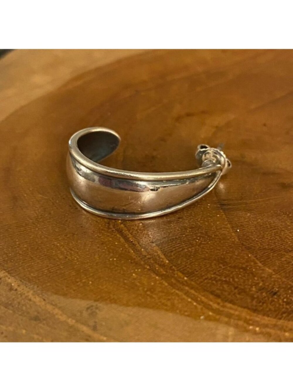 SINGLE Retired James Avery Hoop Earring, Sterling Silver
